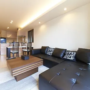 River Side Modern House , Kyoto Japon